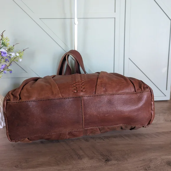 Lucky Brand Brown Leather Shoulder Bag with Woven Center - Picture 9 of 15